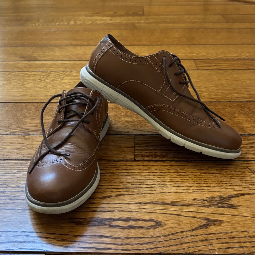 Johnston & Murphy Holden Leather Lace-up Wingtip Oxford
